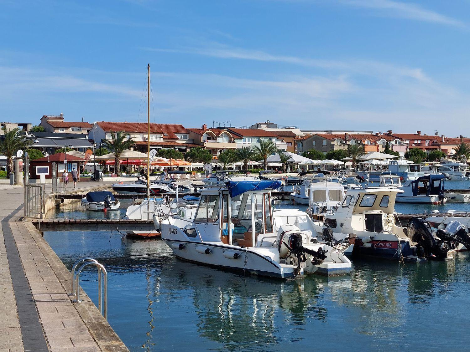 Neu Renovierte Ferienwohnung Mit Klima, Wlan, Terrasse Und Grill Pula Extérieur photo